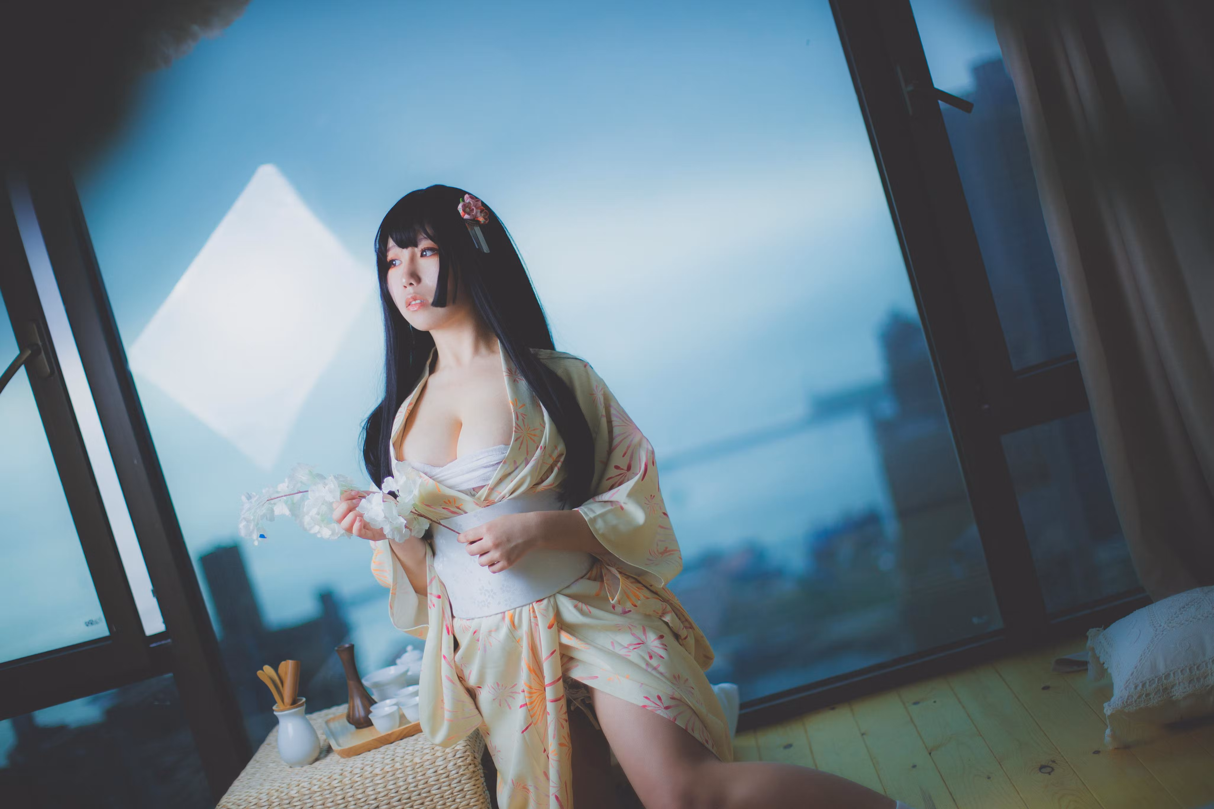 淡黄色碎花浴衣开襟爆乳特写